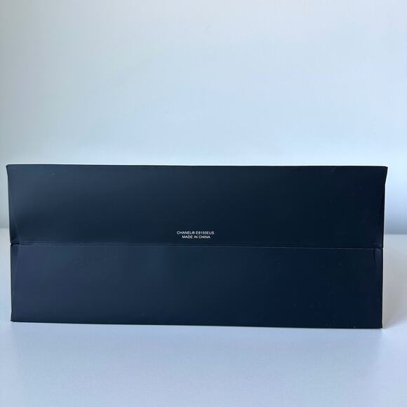 Authentic Chanel Medium Gift Bag w Camellia Flower 11.75” x 9.5” x 5” - Picture 8 of 10